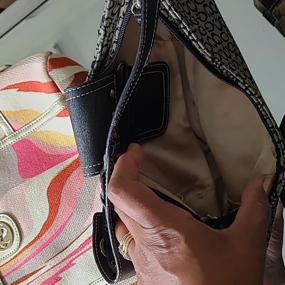 Multiple purses - Picture 5 of 6